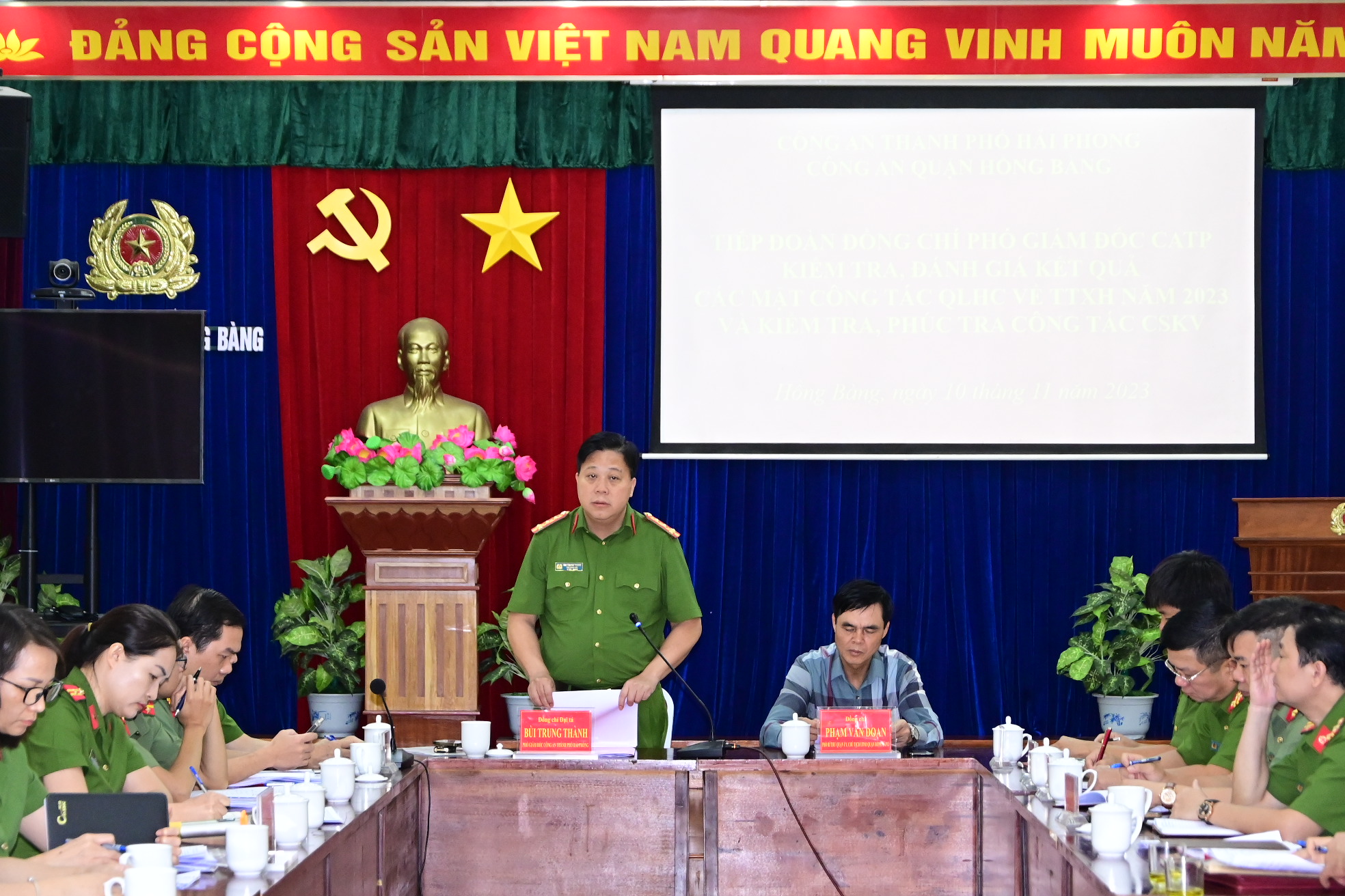 Kiểm tra, đánh giá kết quả các mặt công tác QLHC về TTXH; kiểm tra, phúc tra Cảnh sát khu vực CAQ Hồng Bàng